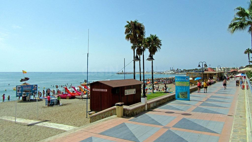 Local comercial 256m² en venta - La Carihuela