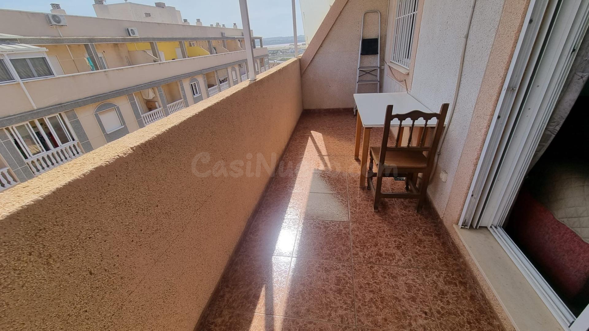 ÁTICO DE 2 DORMITORIOS CON PISCINA COMUNITARIA - ZONA PARQUE DE LAS NACIONES, TORREVIEJA -