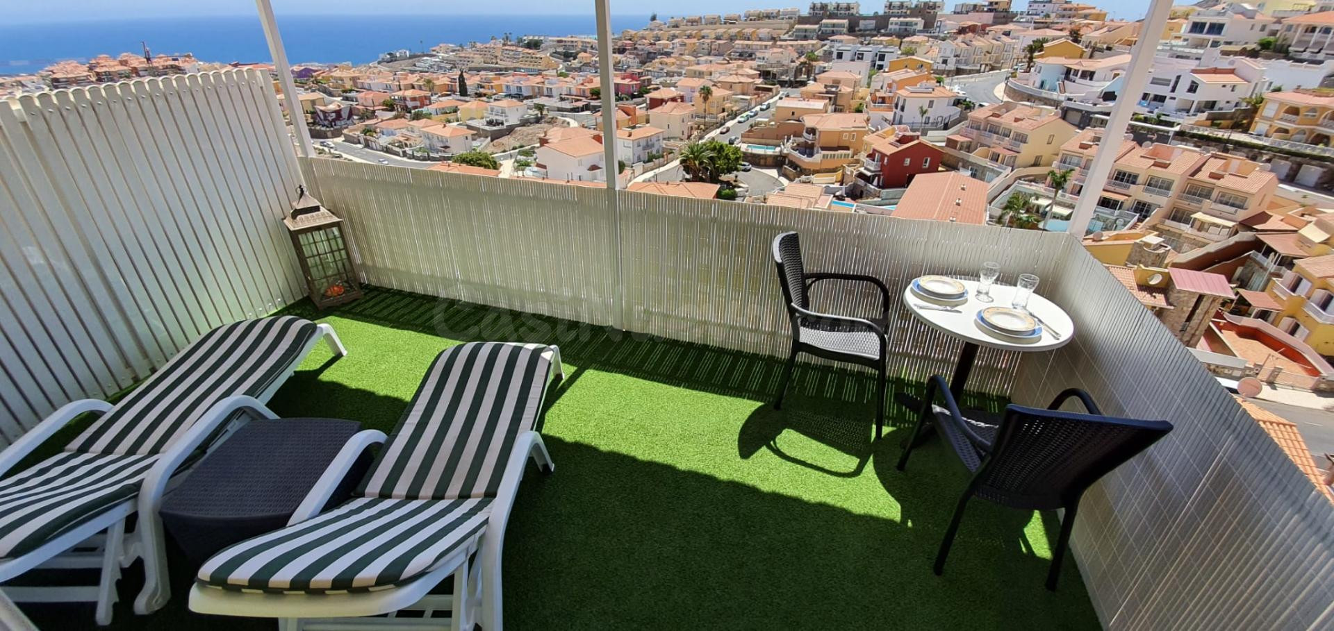 Coqueto apartamento con preciosas vistas al mar y a toda Loma Dos
