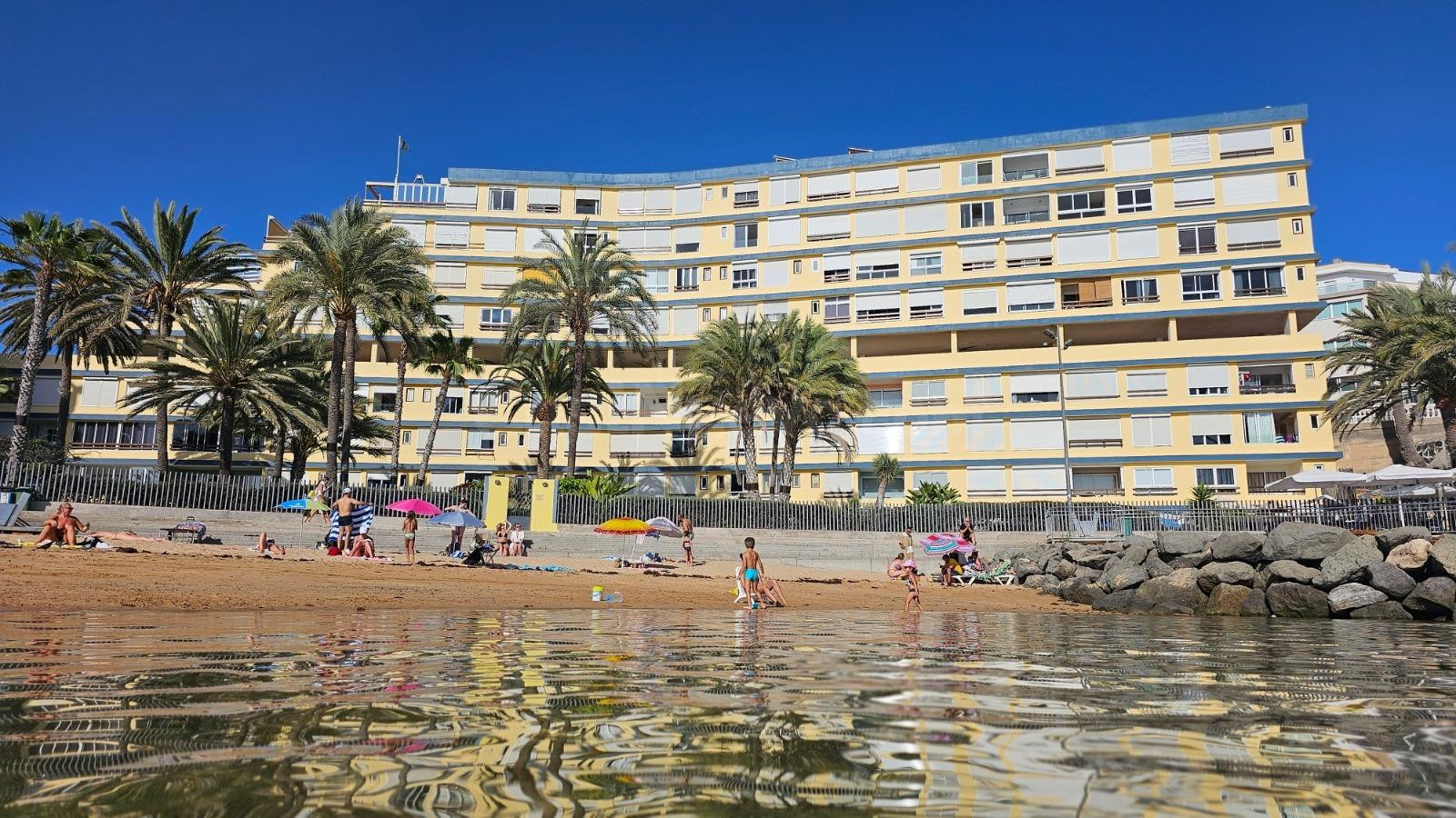 Despierta con el sonido de las olas: Estudio reformado a pie - foto 3