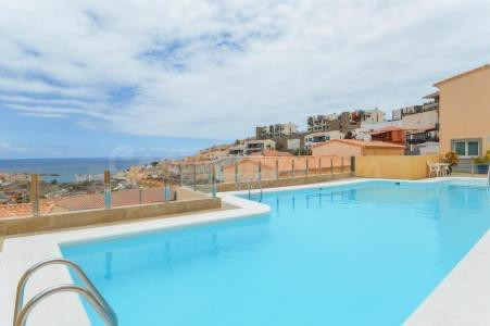 Vivienda en residencial con pisicina comunitaria  en Loma 2