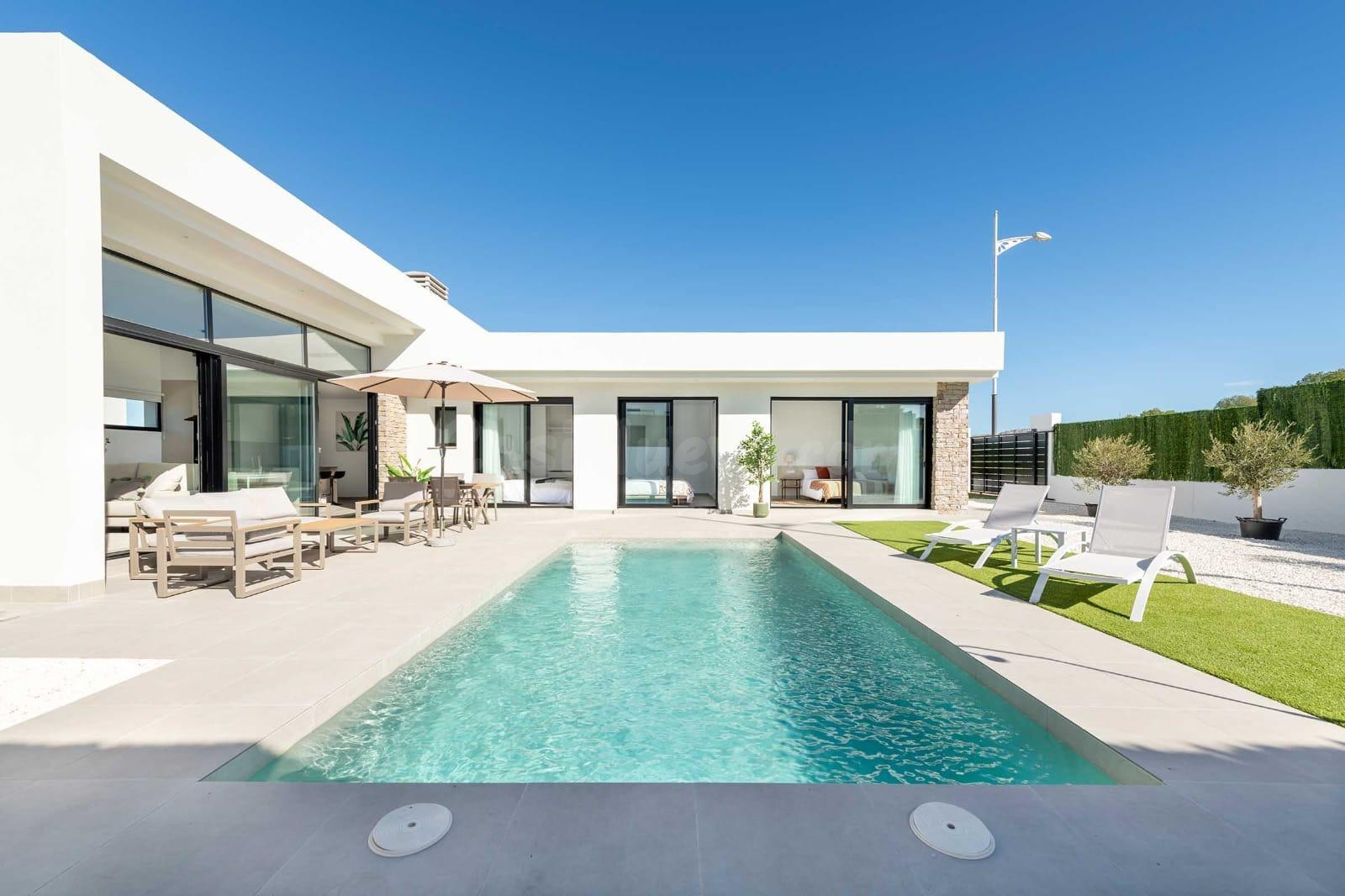 Espectacular Villa en Entorno Natural con Piscina y Parking - €355,000