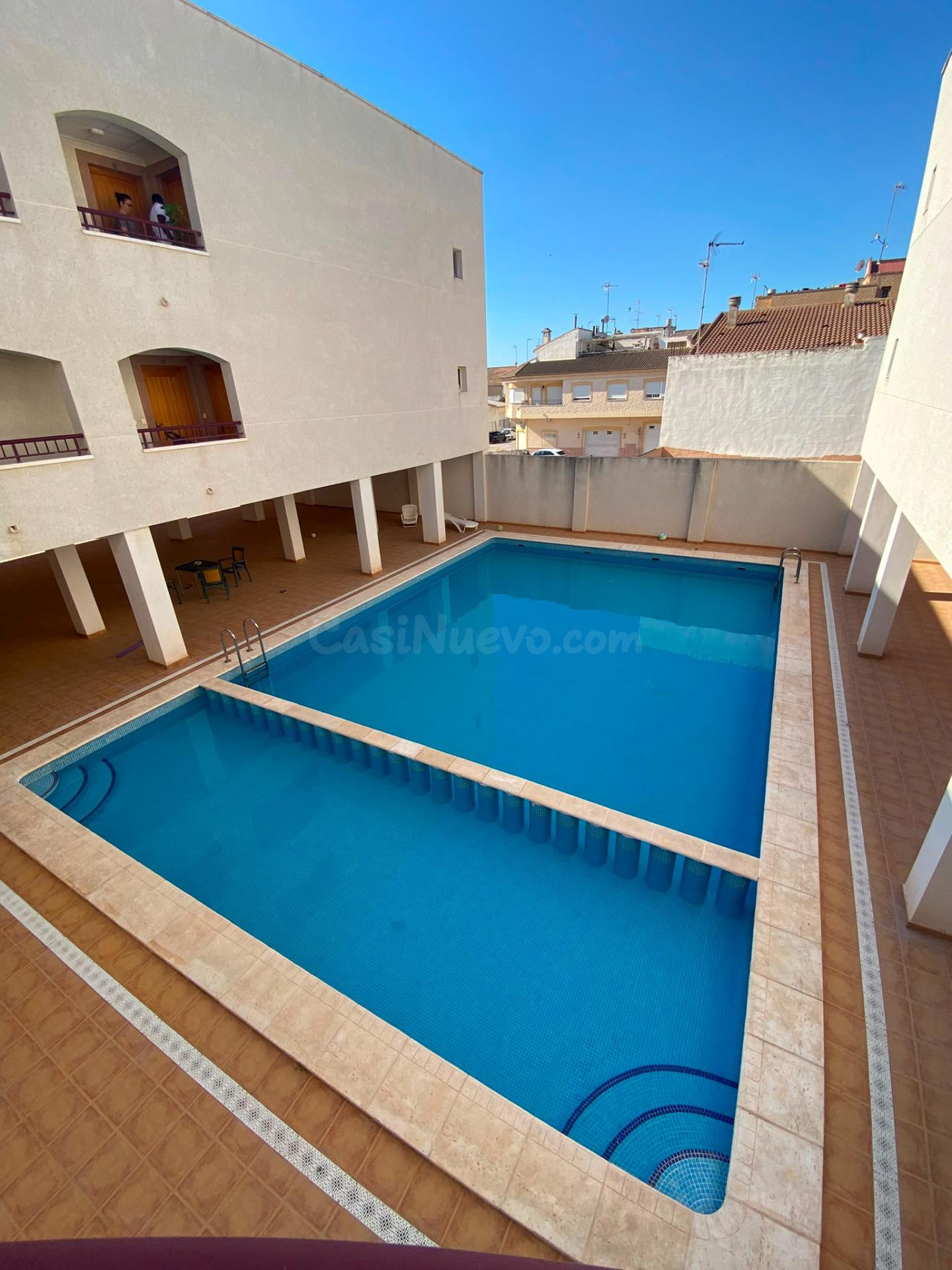 GRAN APARTAMENTO DE 3 DORMITORIOS, TERRAZA Y PISCINA COMUNITARIA