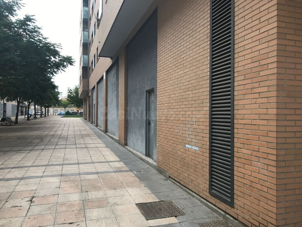 Local comercial en alquiler en Plaza Instituto.