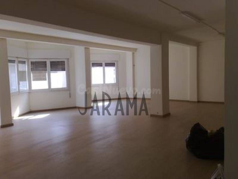 Entreplanta comercial en Avenida Zaragoza