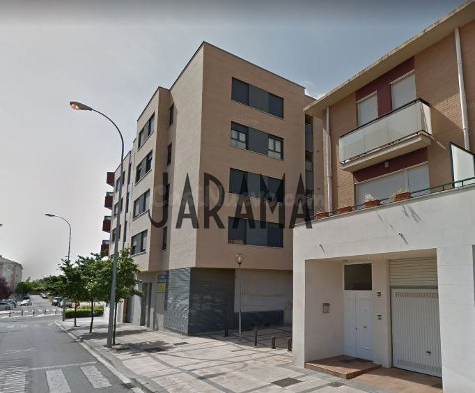 LOCAL COMERCIAL DIÁFANO EN ZONA INSTITUTO