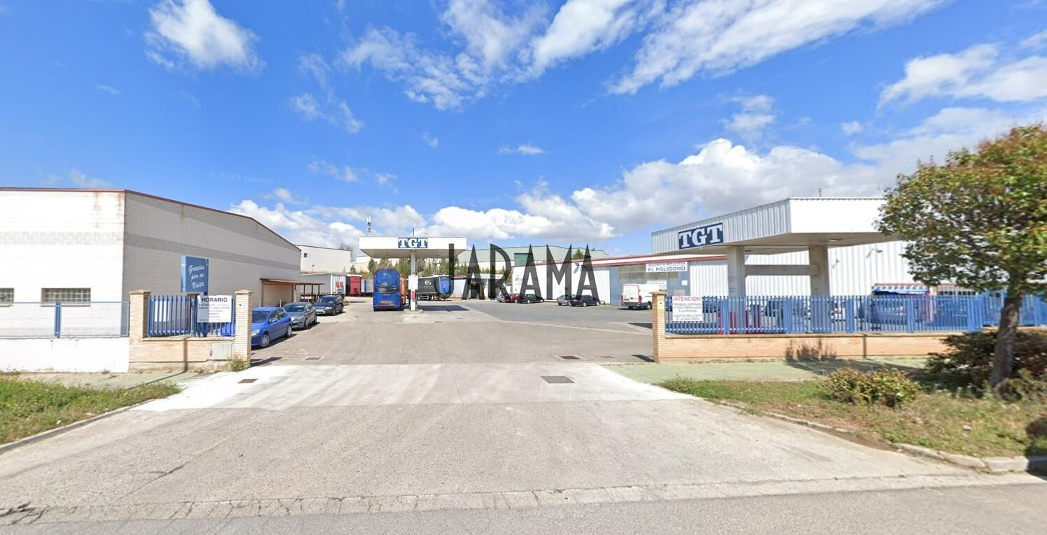 NAVE INDUSTRIAL CON GASOLINERA, LAVADERO Y TALLERES EN POLIGONO MUNICIPAL DE TUDELA