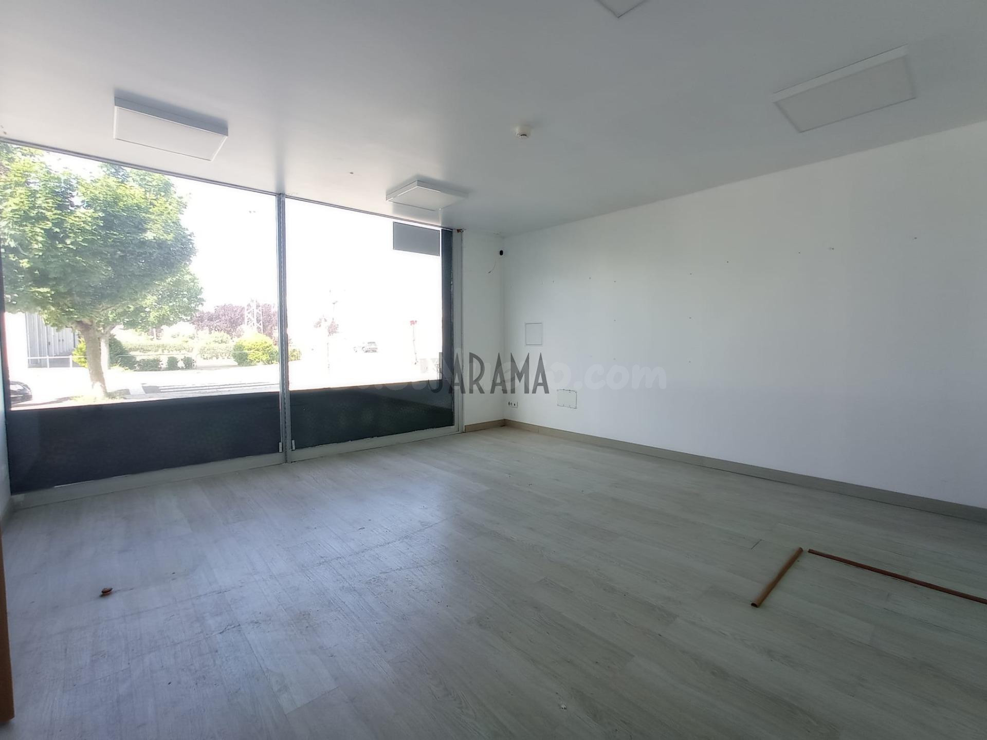 NAVE EN VENTA POLIGONO BARRENA