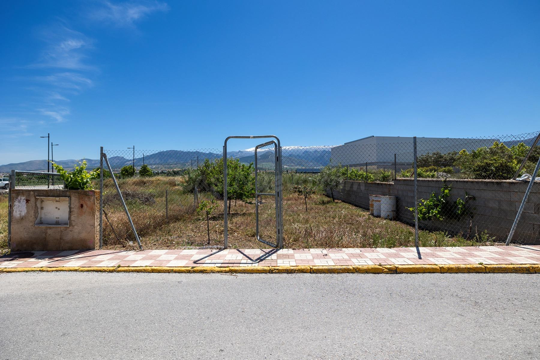 Solar urbano en Otura