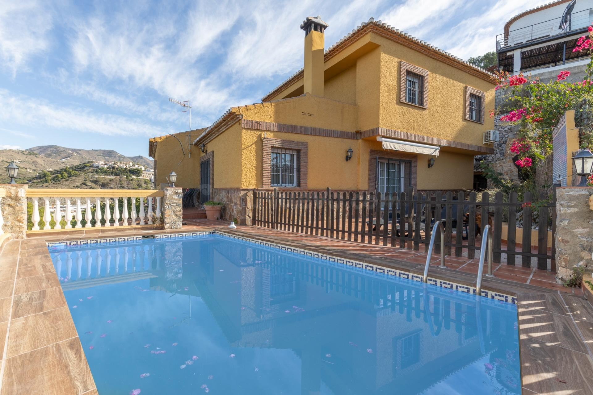 Chalet 3 habitaciones 240m² en venta - Velilla