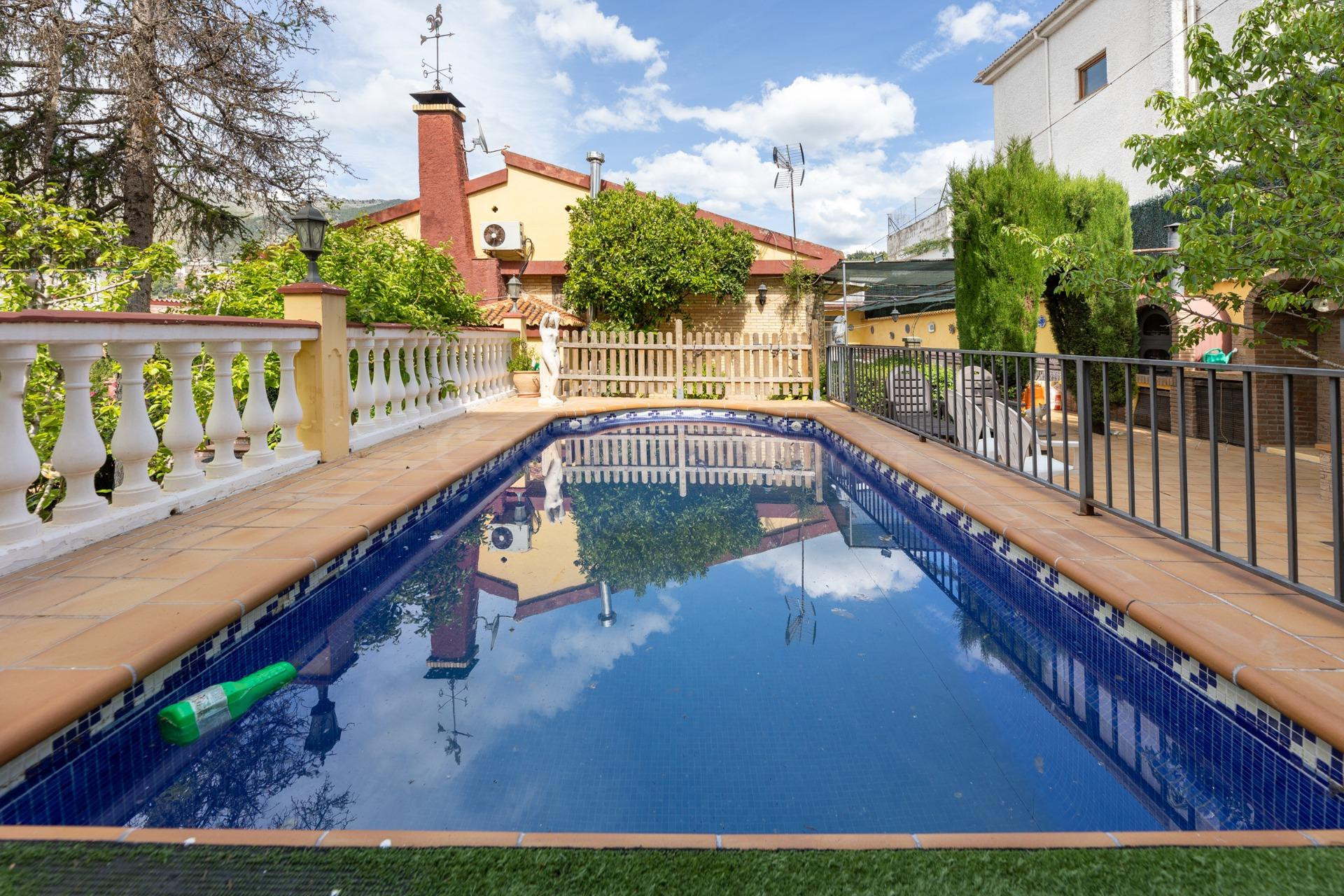 Espectacular chalet independiente con piscina en Alfacar