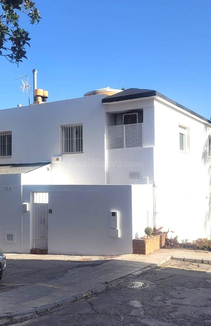 Exclusivo chalet en Urbanización El Serrallo