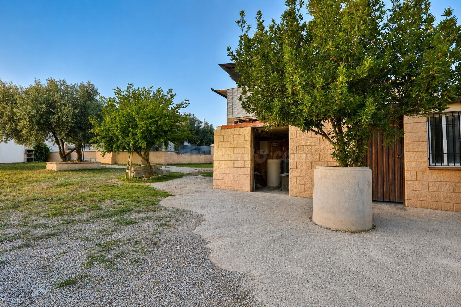 3 CASAS INDEPENDIENTES EN LA MISMA FINCA (PELIGROS) - foto 4
