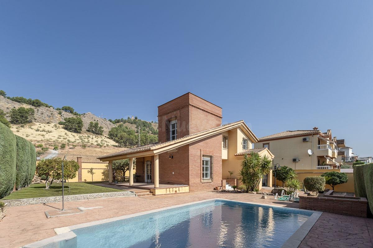 Chalet en Monte Elvira, Albolote