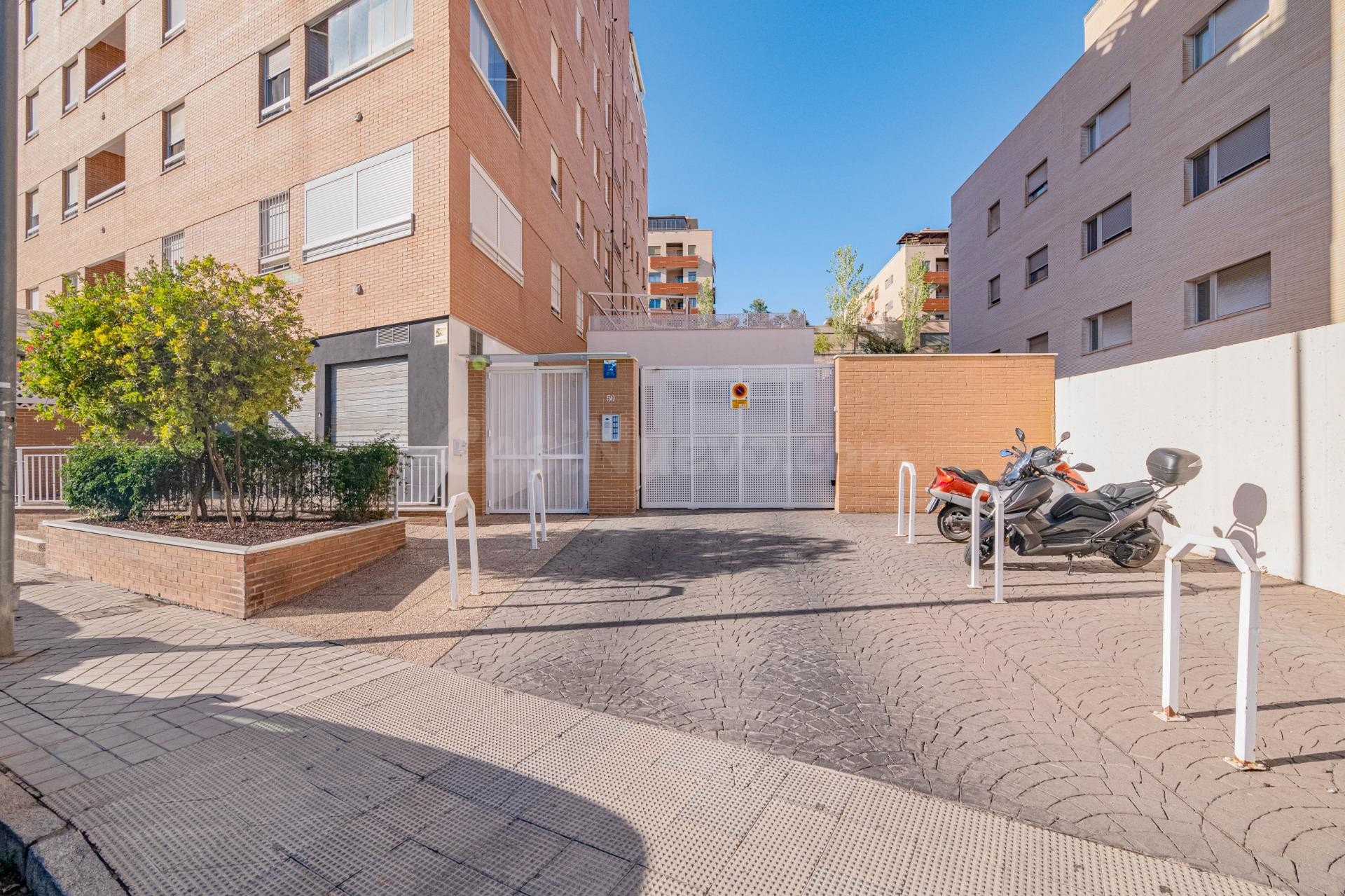 El Serrallo | 3 dormitorios, piscina y parking