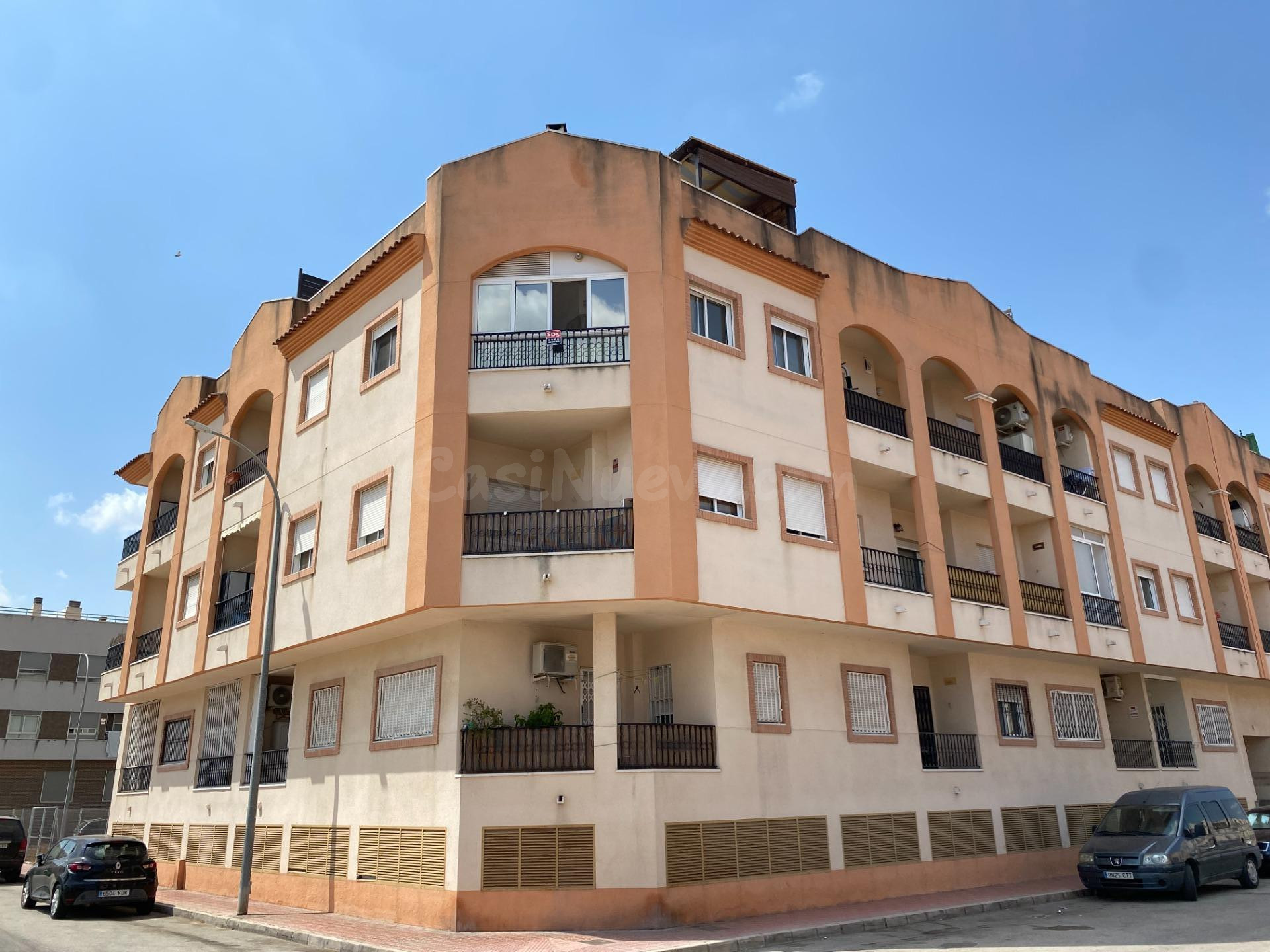 VIVIENDA SEMINUEVA CON TERRAZA Y PATIO – ASCENSOR Y ACCESO PMR
