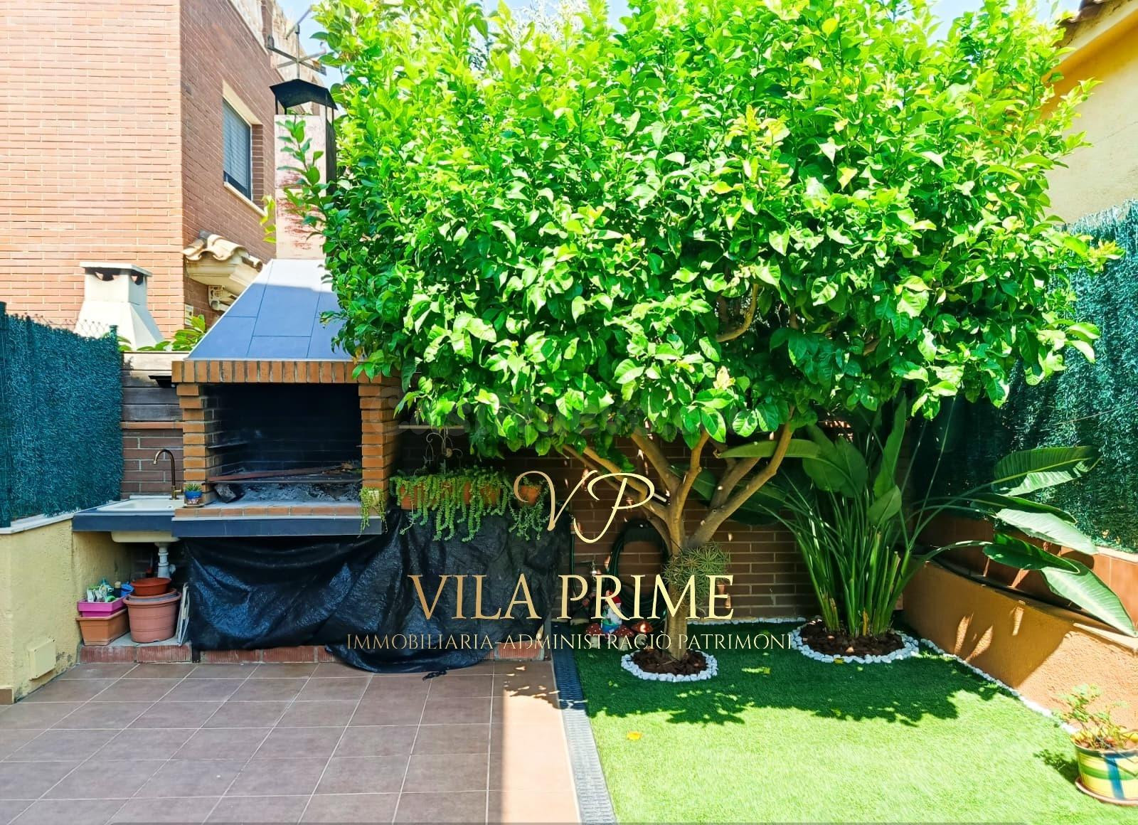 Preciosa casa adosada esquinera en venta en Vilassar de Dalt