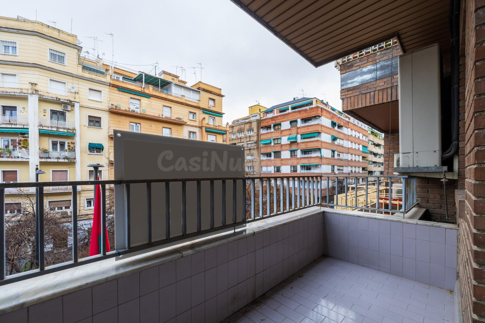 TU NUEVO PISO EN ALHAMAR TE ESTA ESPERANDO