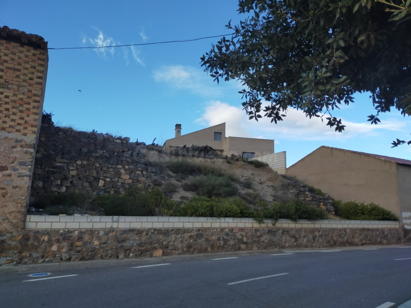 Almacén de tres plantas con terreno en Cabretón! La Rioja - foto 2