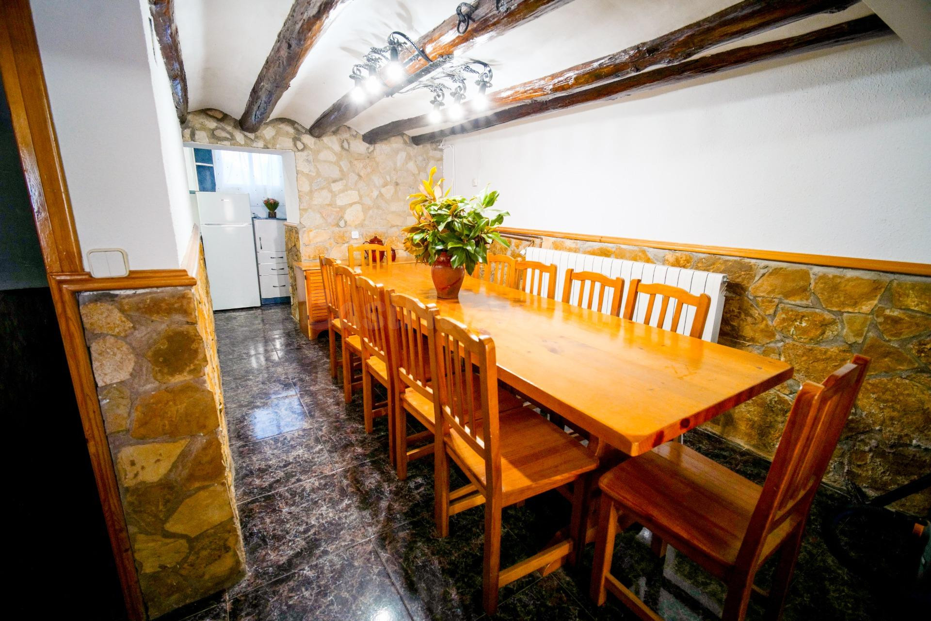 Amplia casa con patio en venta en Cabreton, La Rioja - foto 4
