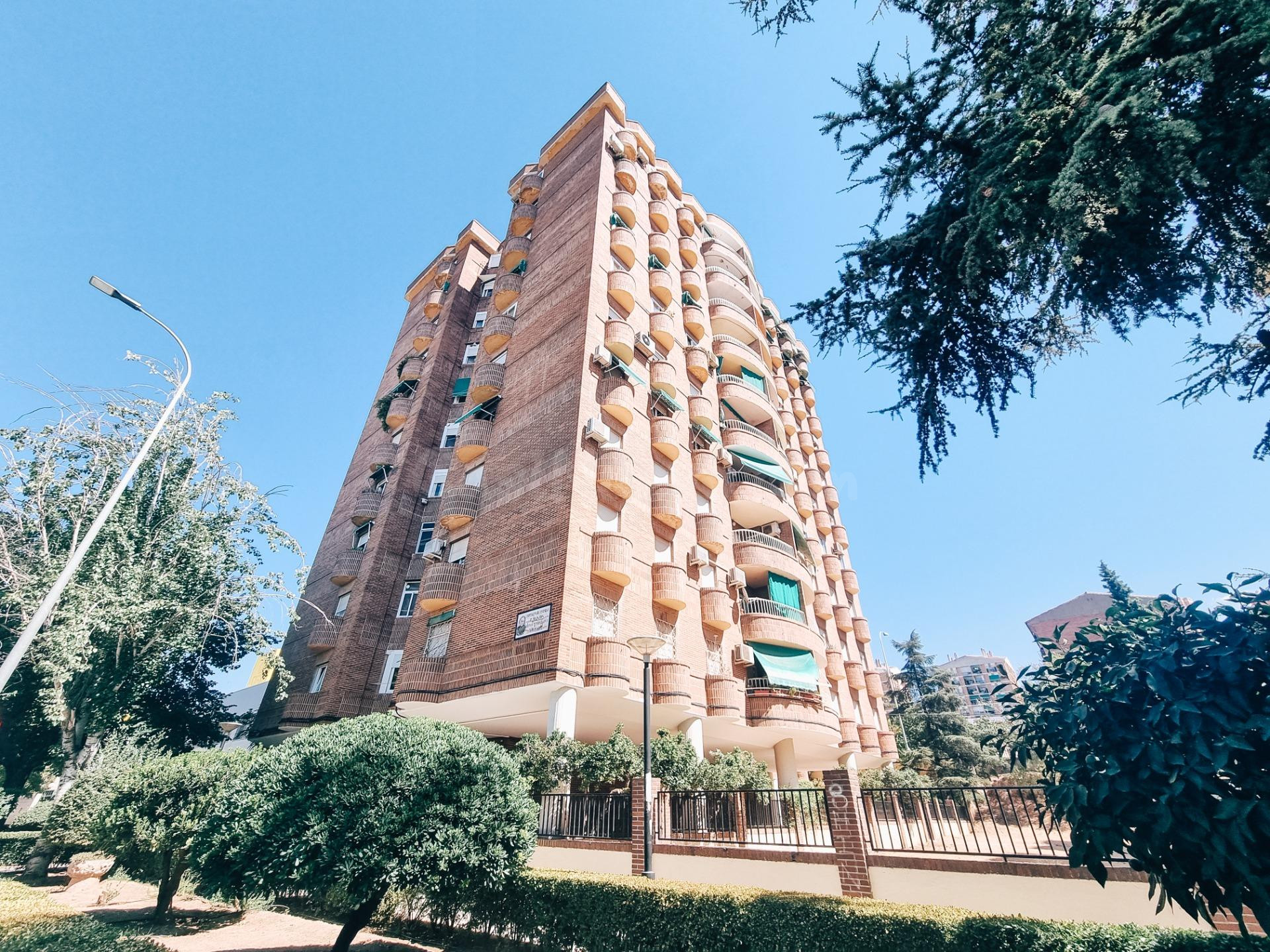 habitaciones EN PISO COMPARTIDO PARA ESTUDIANTES (Sep-Jul). Zona Alcampo