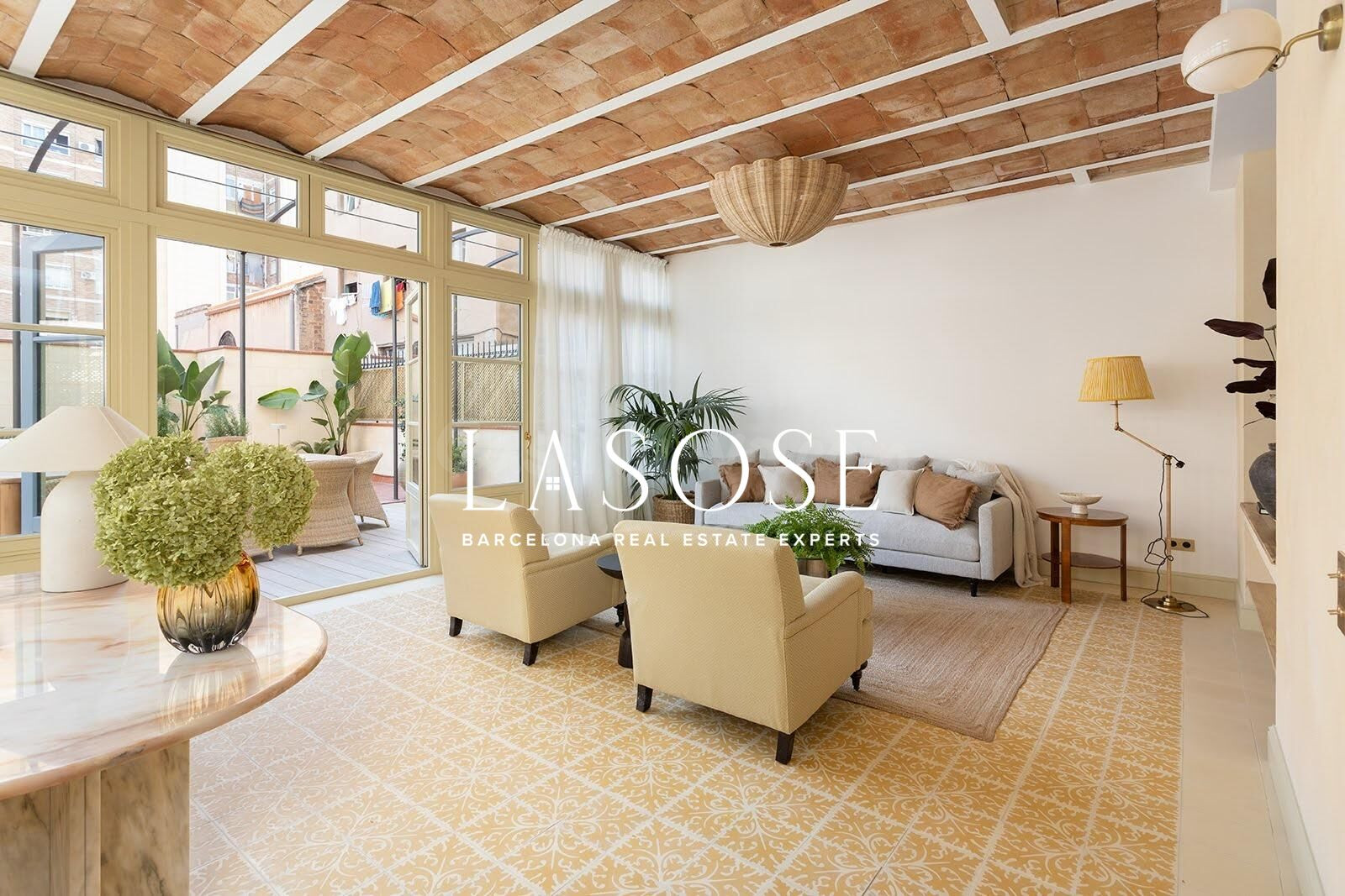 Elegante vivienda reformada con una excepcional terraza en el Passeig de Sant Joan