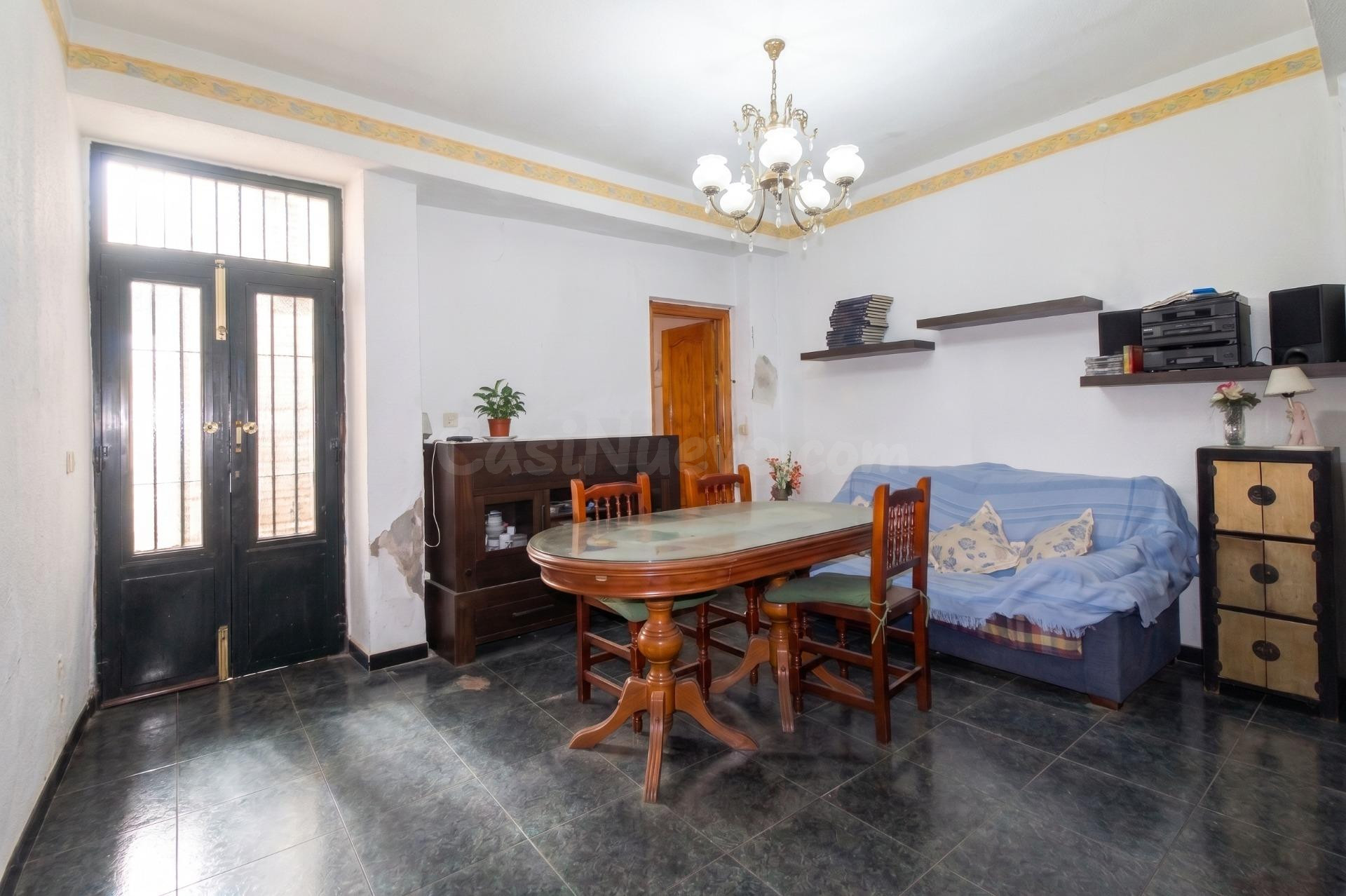 Casa con posibilidad de Piscina y Garaje cerca del centro de Motril