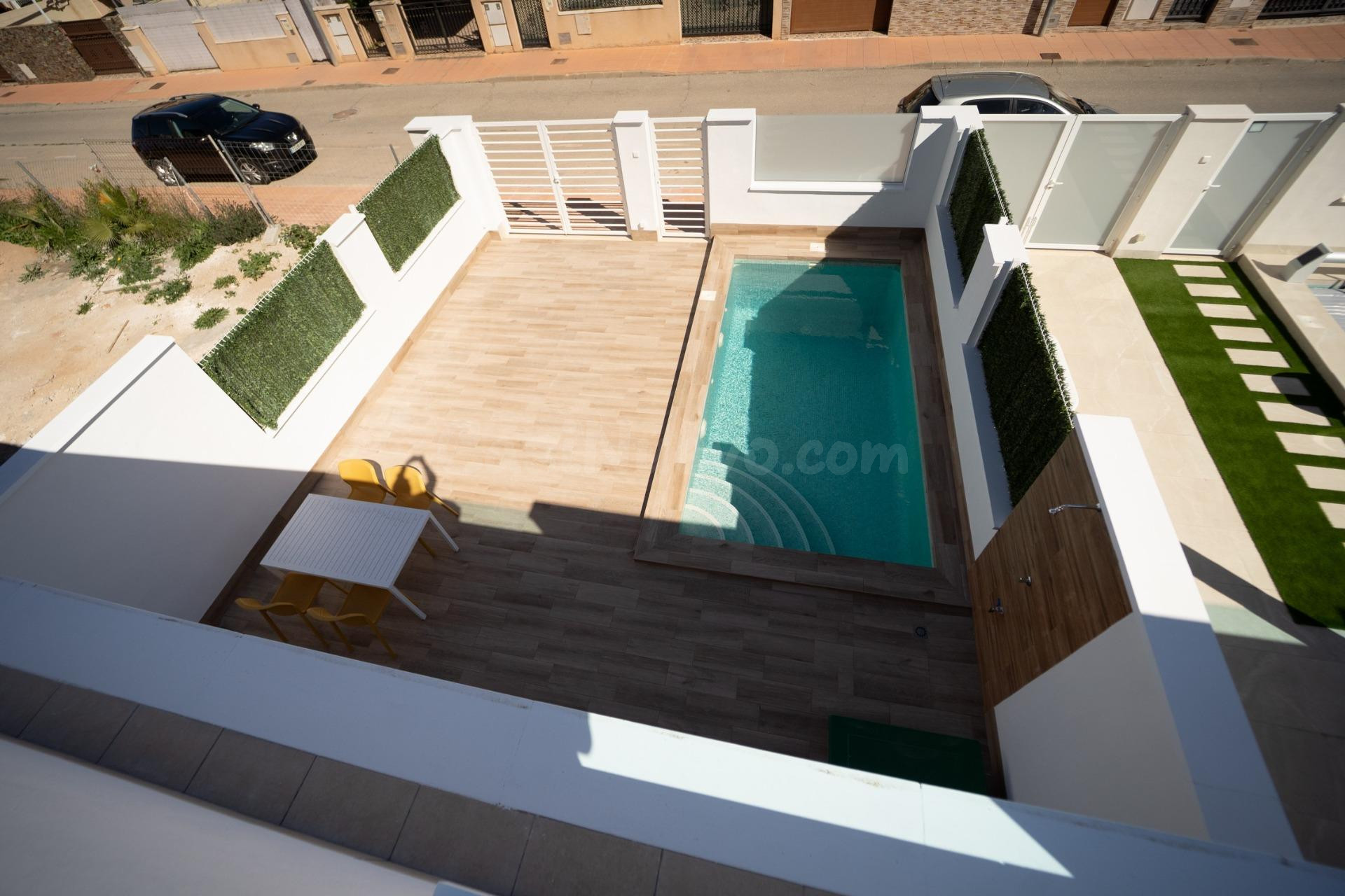 Chalet adosado de nueva construcción con piscina privada a la venta en San Javier