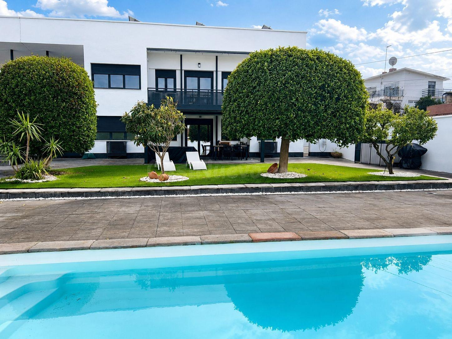 Casa 5 habitaciones 287m² en venta - Oromana