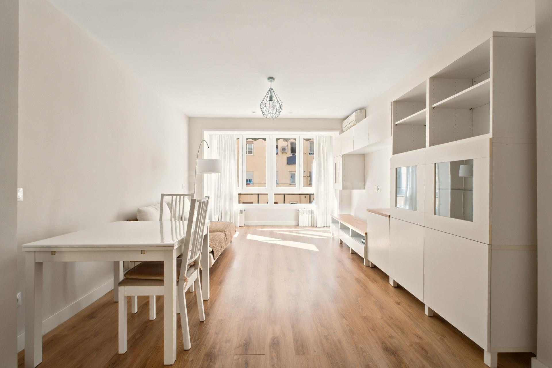 Piso 4 habitaciones 97m² en alquiler - Tetuán