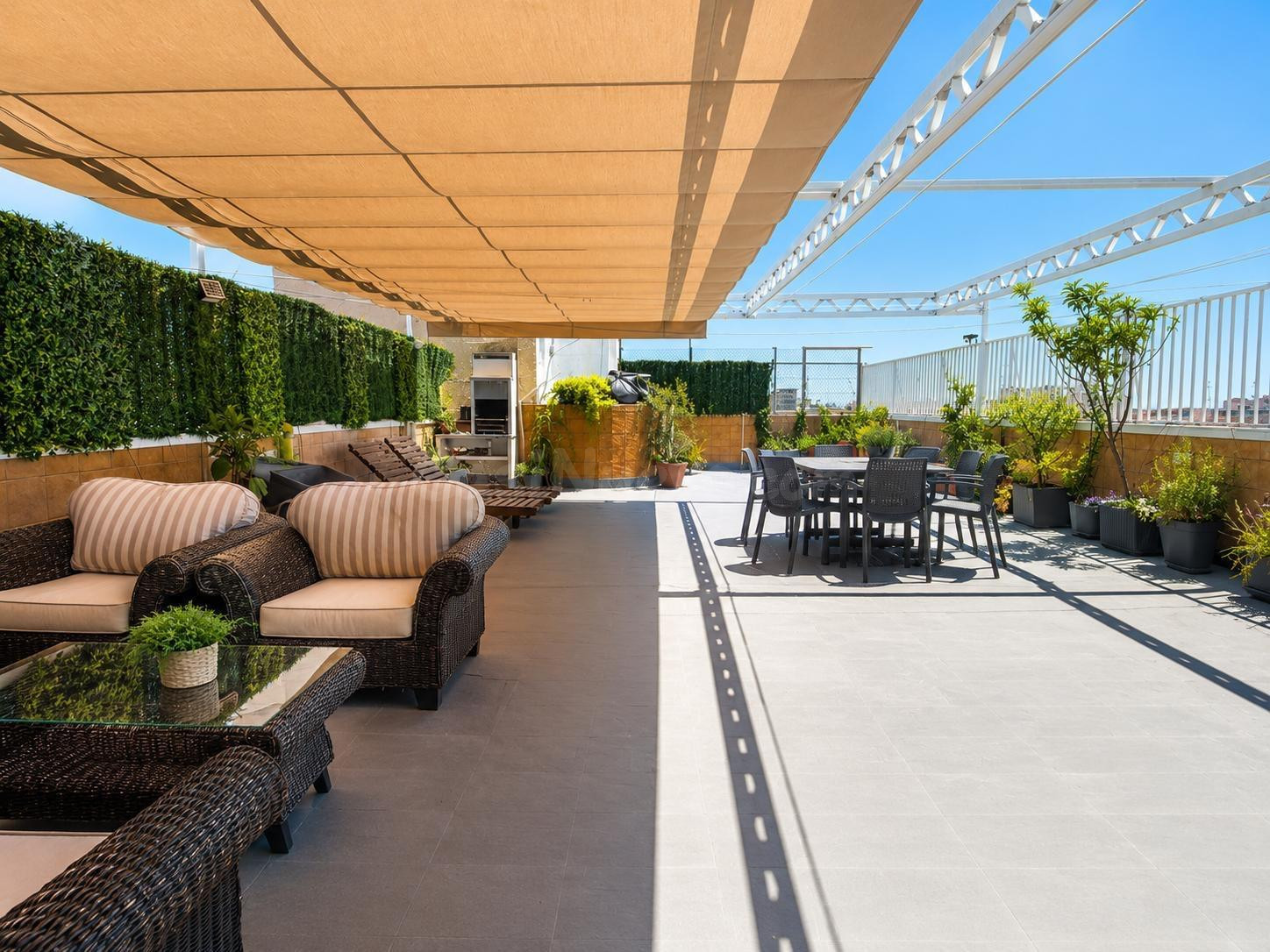 EXCLUSIVO ÁTICO DÚPLEX DE LUJO CON ASCENSOR PRIVADO Y 411 m2 DE ESPACIO EXCLUSIVO EN ELCHE