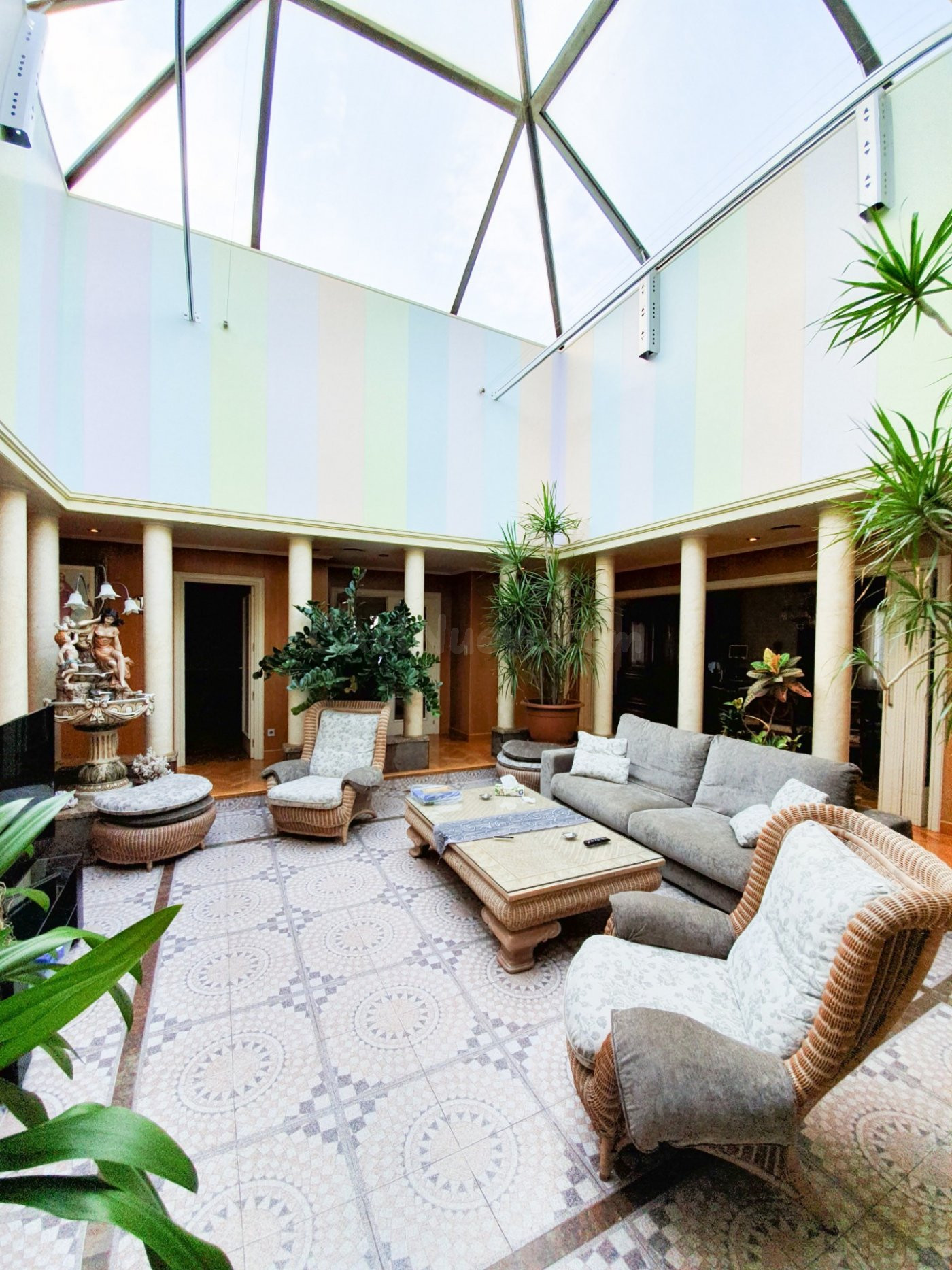 EXCLUSIVO CHALET DE LUJO, UBICACIÓN PRIVILEGIADA, ZONA CIUDAD JARDÍN,  ELCHE