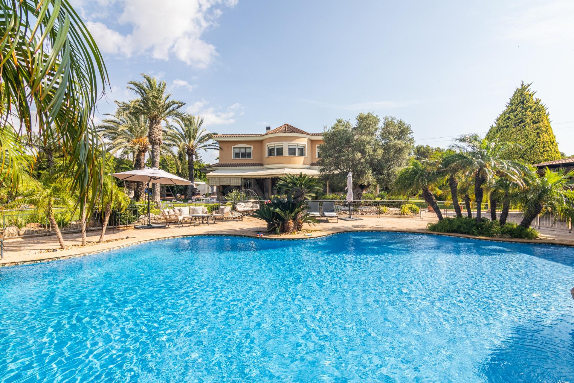 Un oasis de exclusividad en Torrellano Bajo