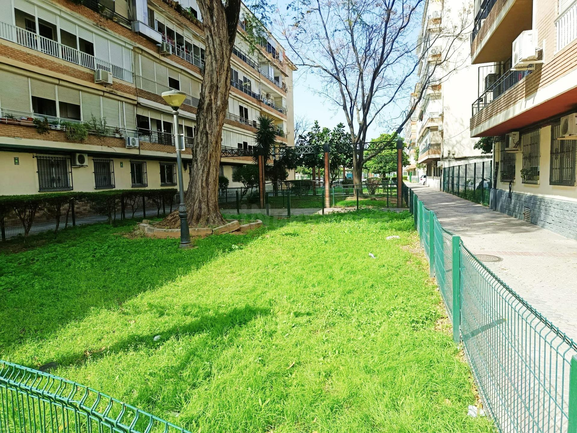 Piso 4 habitaciones 90m² en venta - Parque Alcosa