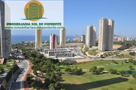 Apartamento con vistas al mar garaje y trastero Benidorm!!
