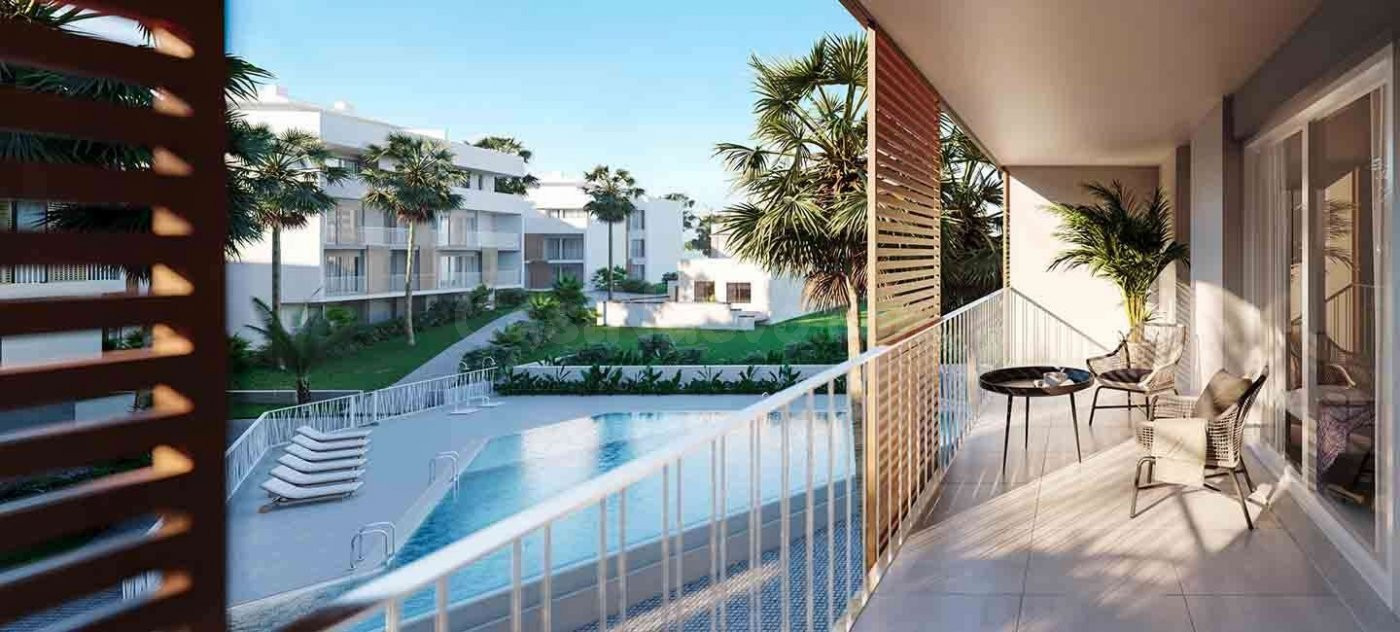 Apartamento de planta baja con 3 dormitorios a la venta en Jávea y a solo 5 minutos de la playa y el centro.