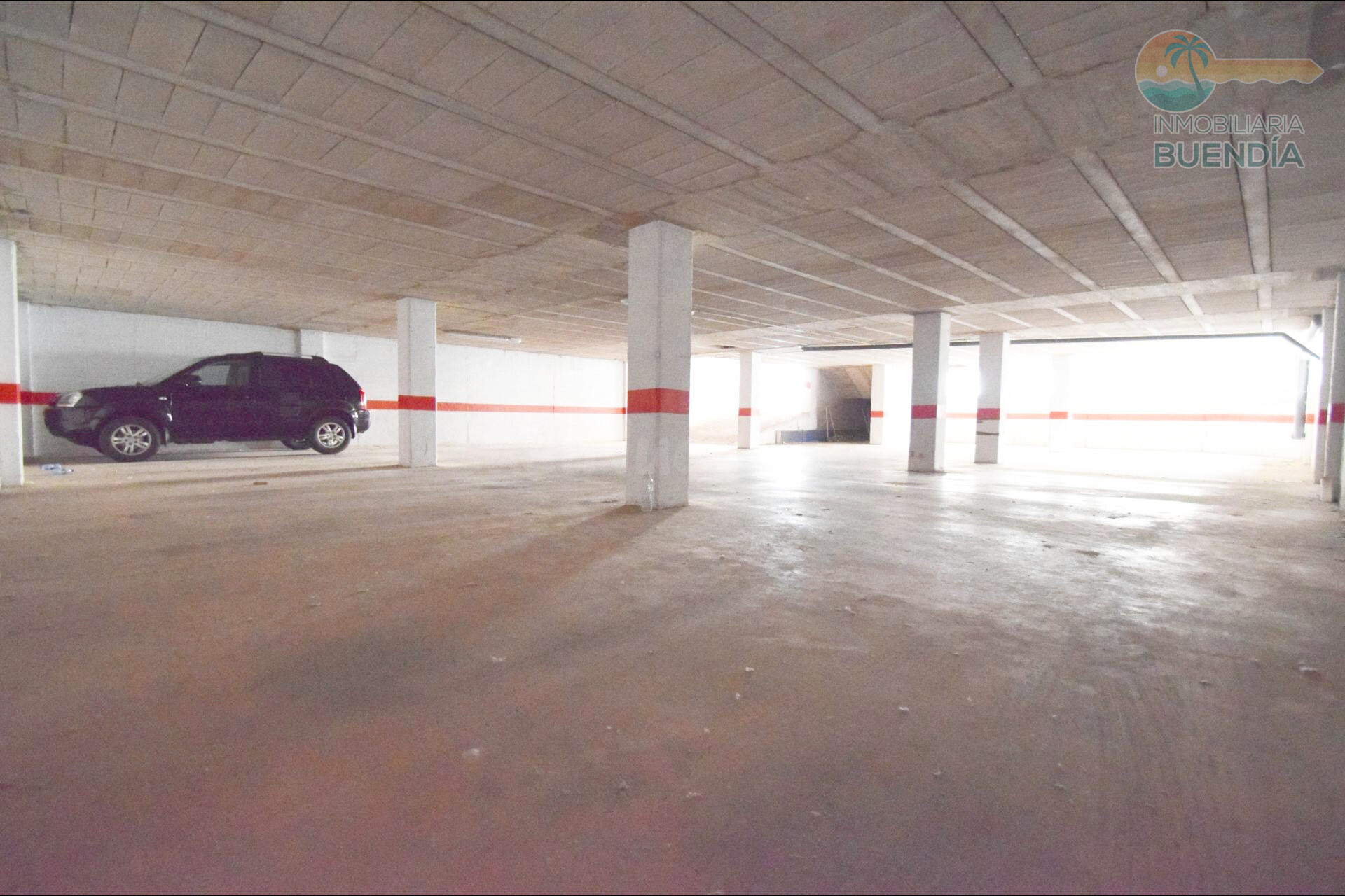 BAJO CON PLAZAS DE PARKING ZONA CENTRICA DE PUERTO DE MAZARRÓN