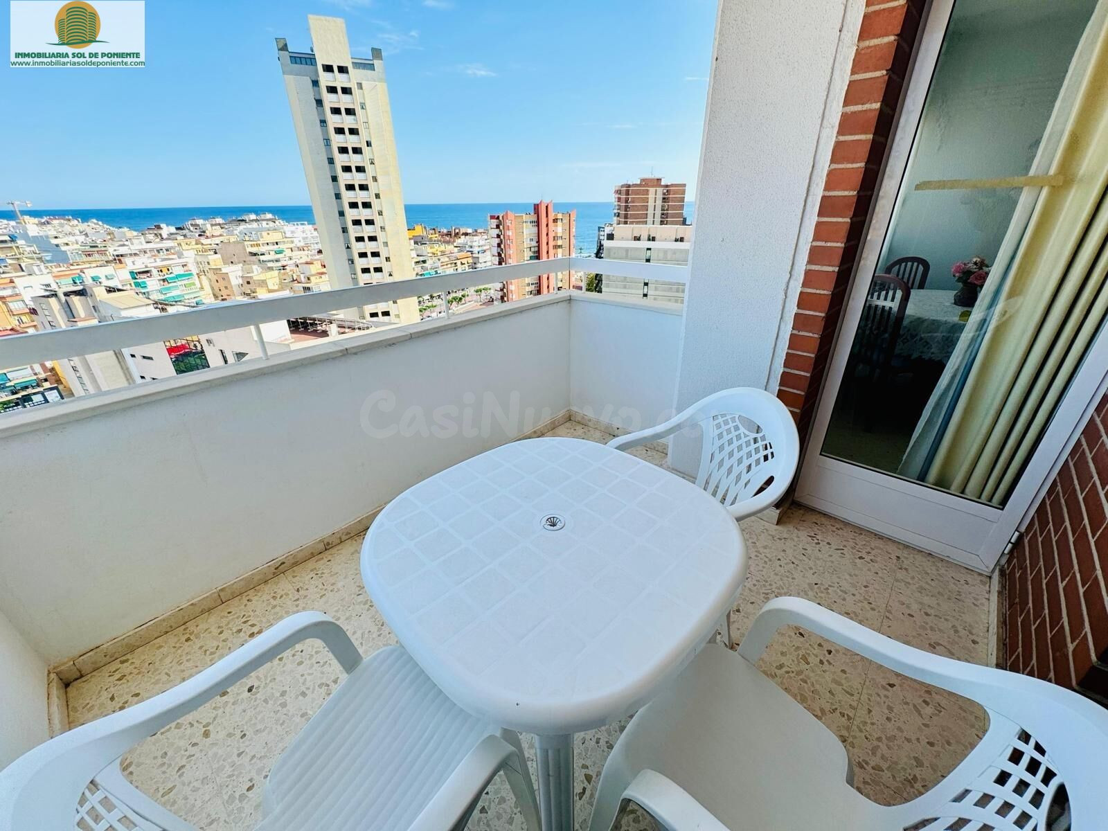 Apartamento Benidorm 2 habitaciones , parking y terraza abierta con vistas al mar.