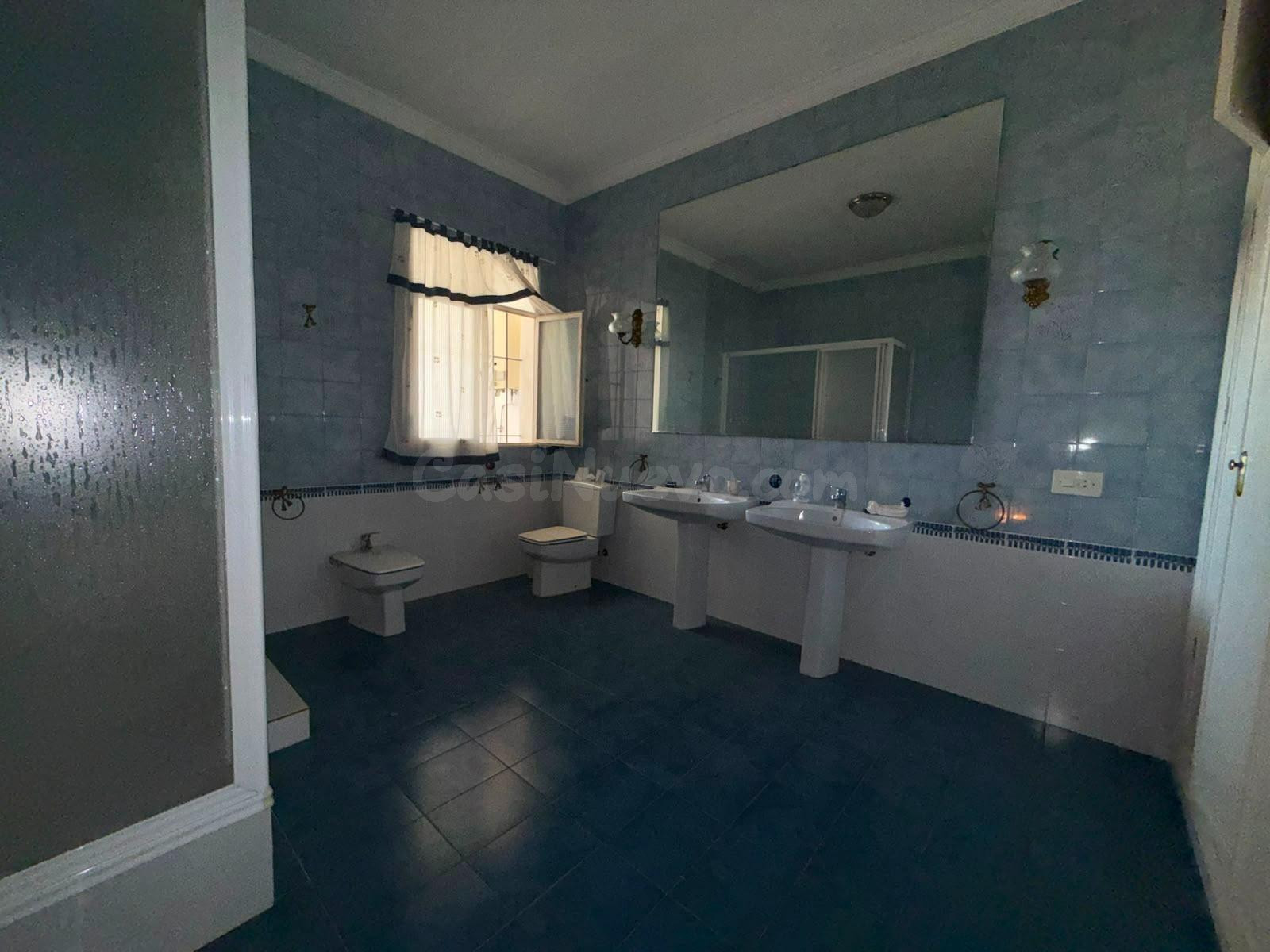 Casa 5 habitaciones 275m² en venta - Andalucia