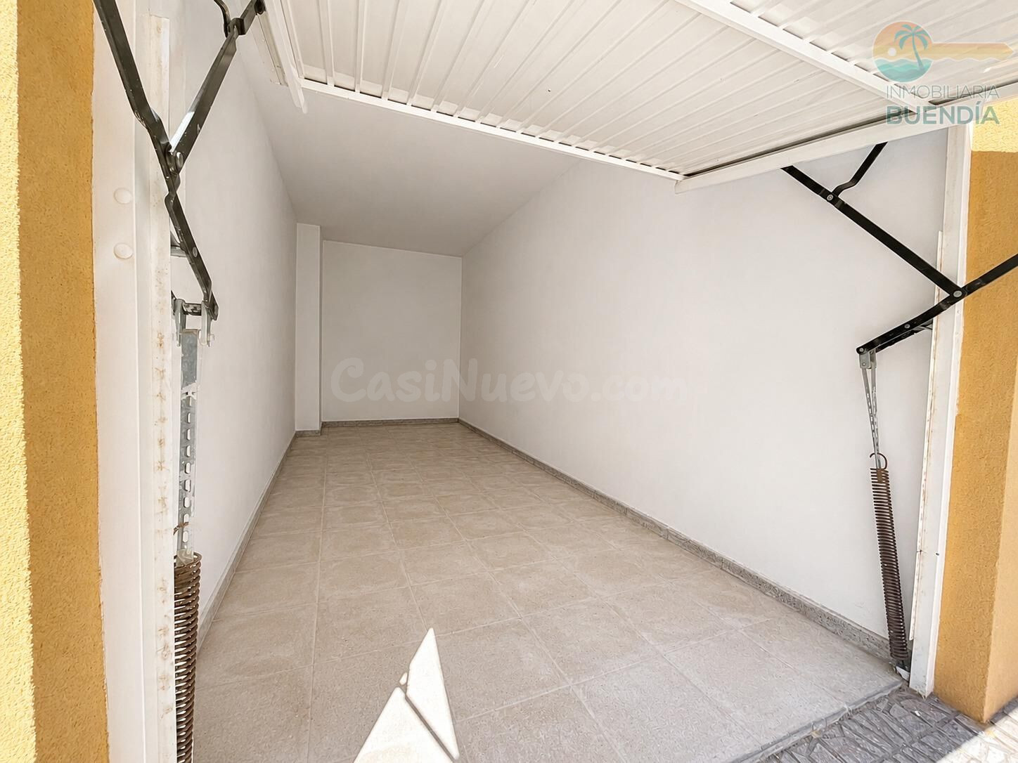 GARAJE PRIVADO TIPO BOX EN PLENO CORAZÓN DE PUERTO DE MAZARRÓN.