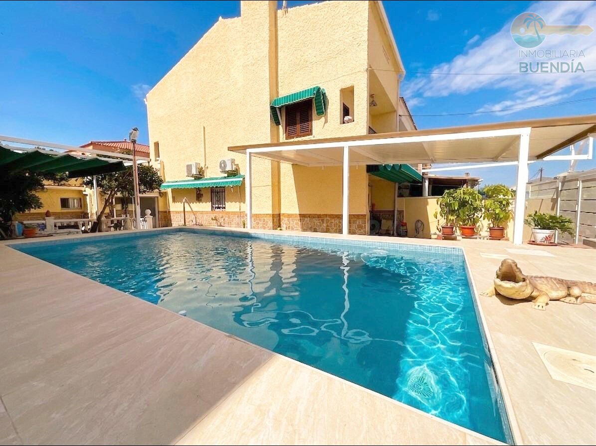 DUPLEX REFORMADO EN BAHIA