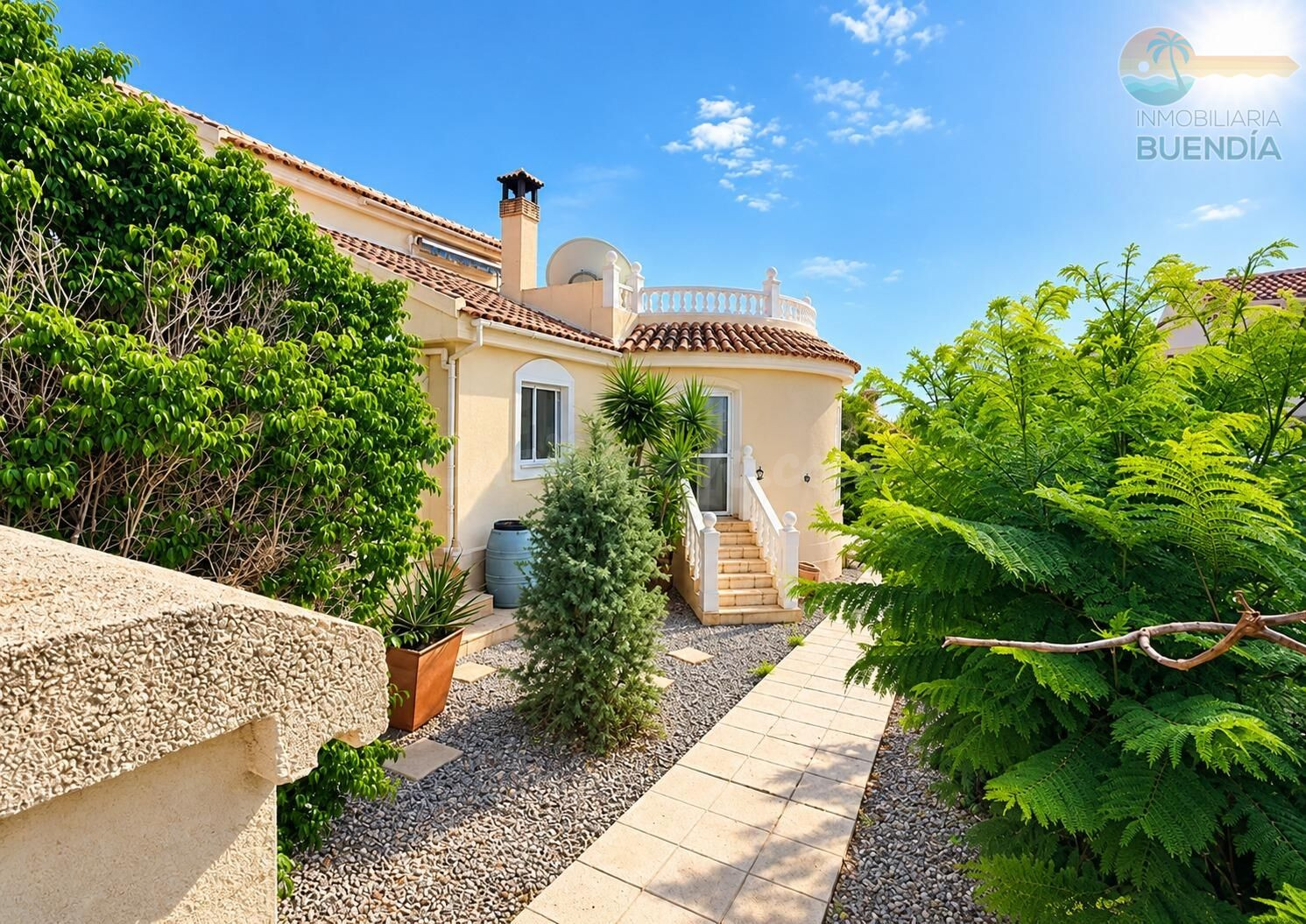 PRECIOSO CHALET EN CAMPOSOL CON AMPLIA PARCELA