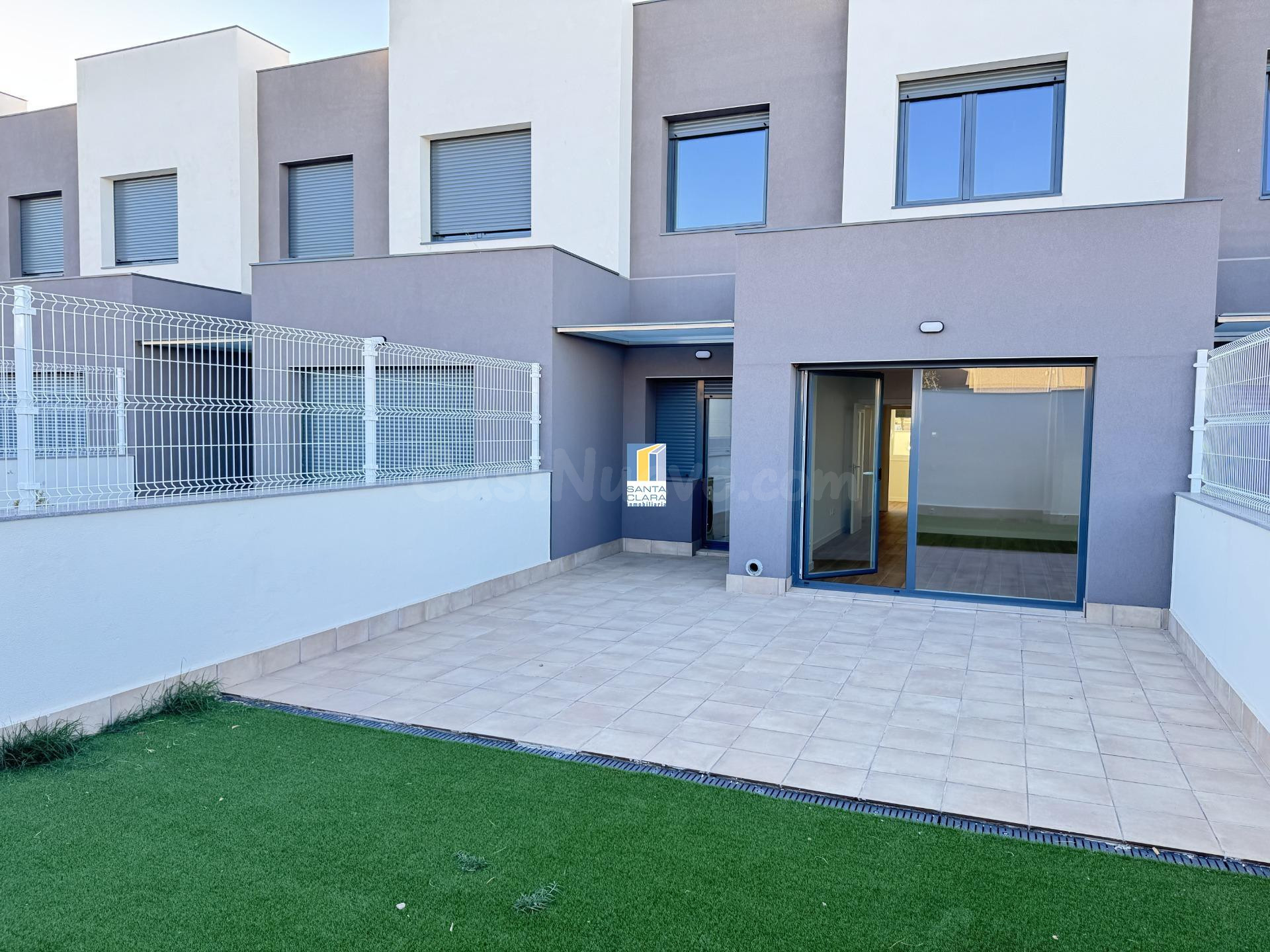 CHALET UNIFAMILIAR DE OBRA NUEVA EN VENTA Y CON ENTREGA INMEDIATA, EN ZONA VISTALEGRE, ZAMORA.