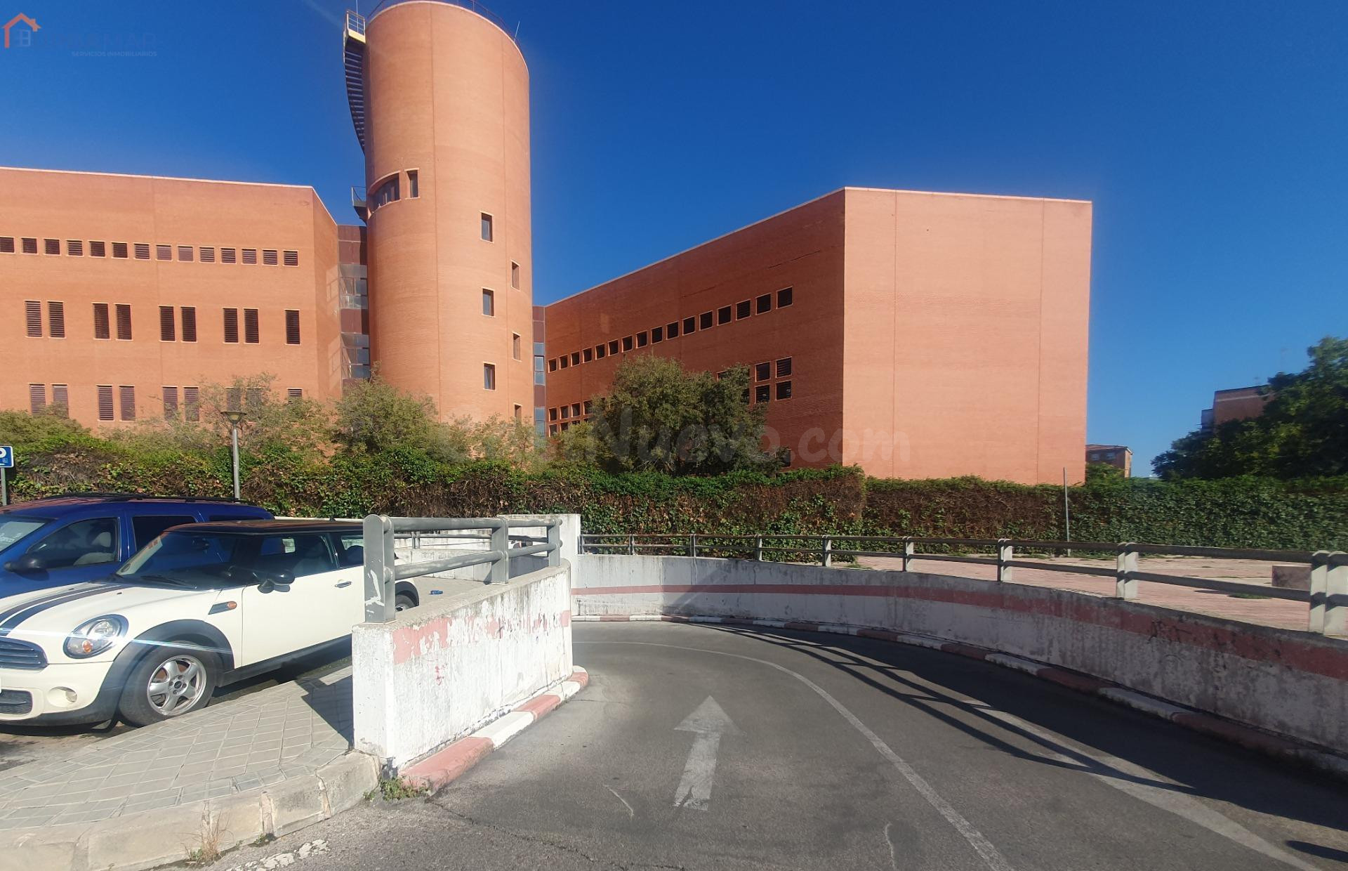 PLAZA DE GARAJE JUNTO A UNIVERSIDAD