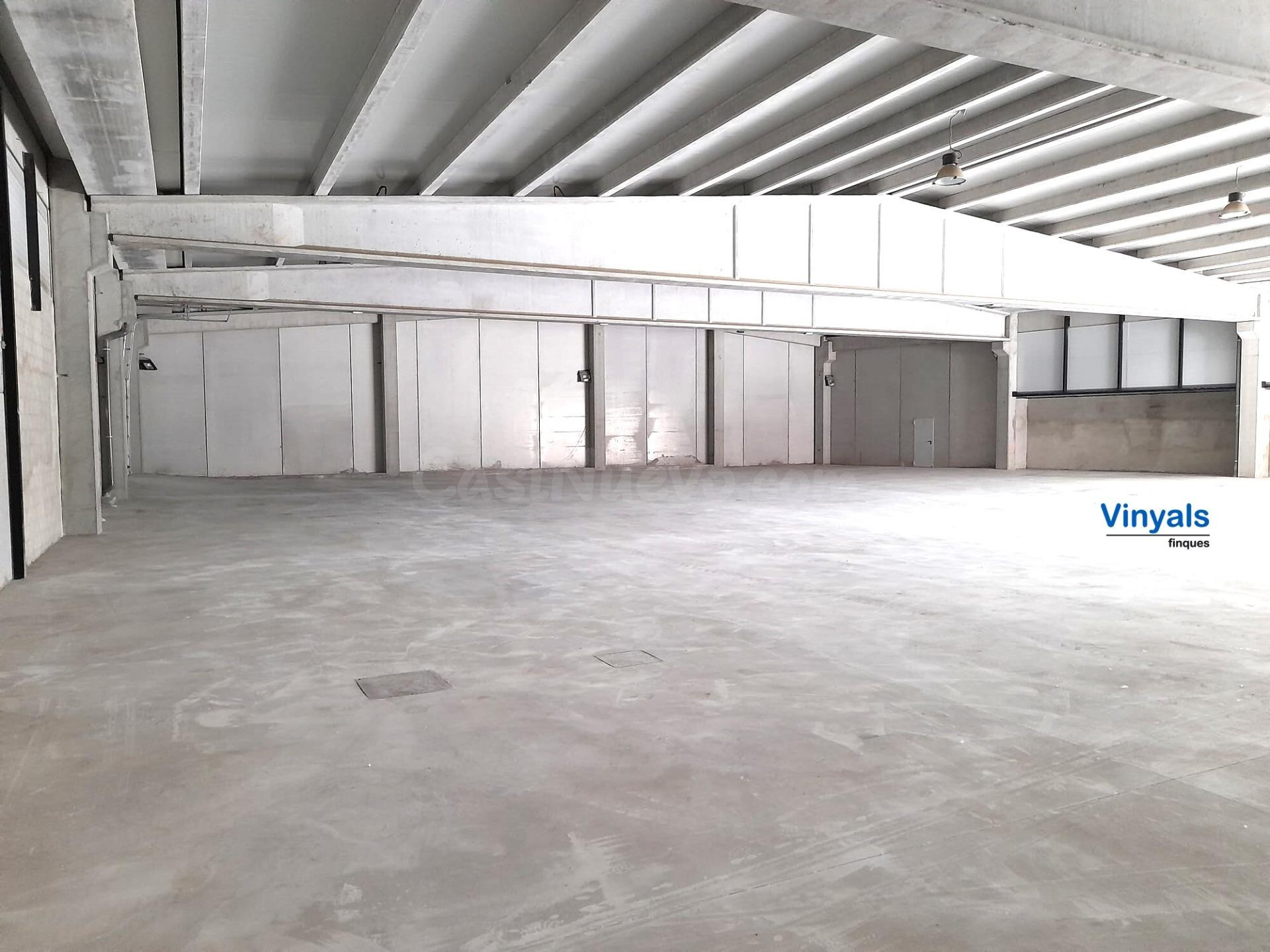 Nave diáfana para uso comercial!