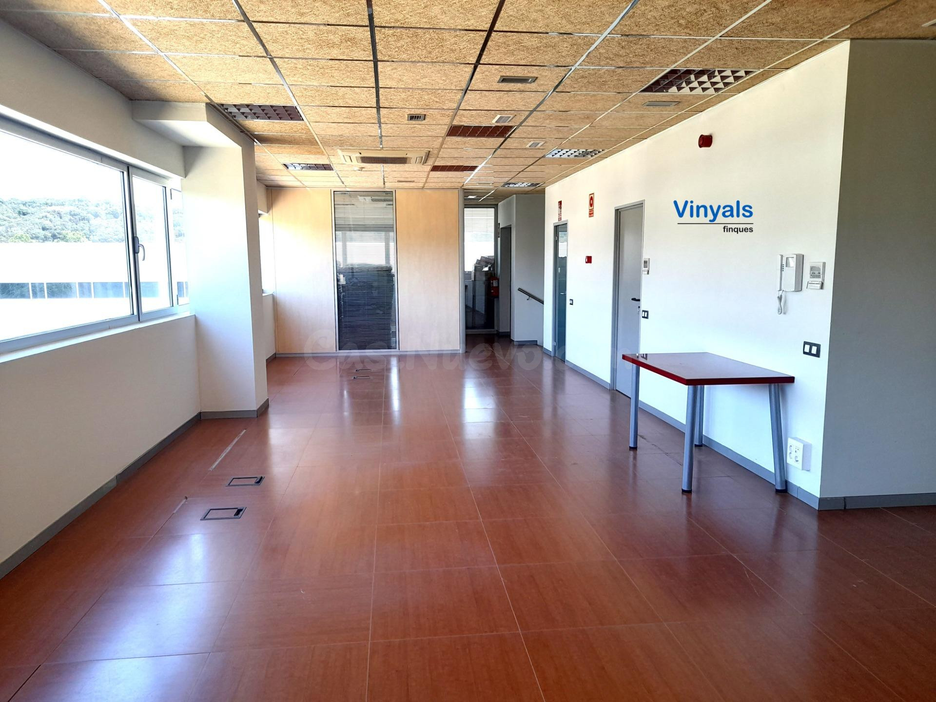 Oficinas equipadas y con suministros!