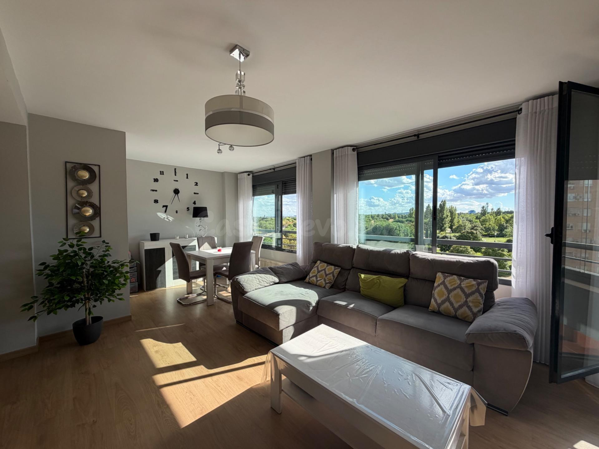 URBAMAR vende espectaculares vistas al parque en Carabanchel | 2 Dorm. con Garaje, Trastero y Piscina