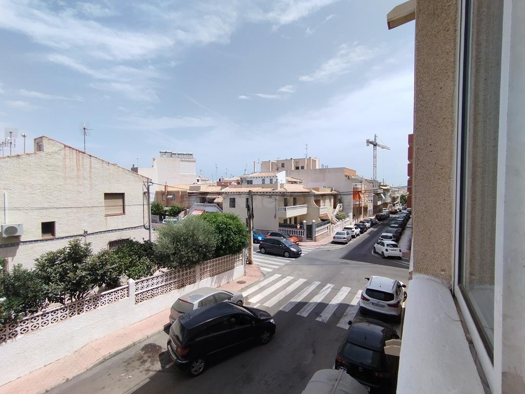 ✨ ¡OPORTUNIDAD EN TORREVIEJA! APARTAMENTO REFORMADO A UN PASO DE LA PLAYA ✨