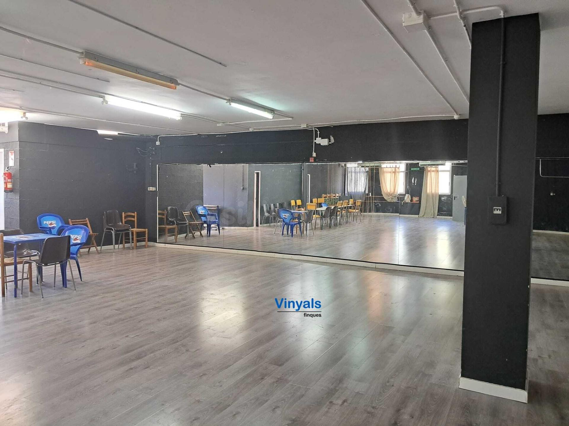 ¡Con acceso y luz natural!