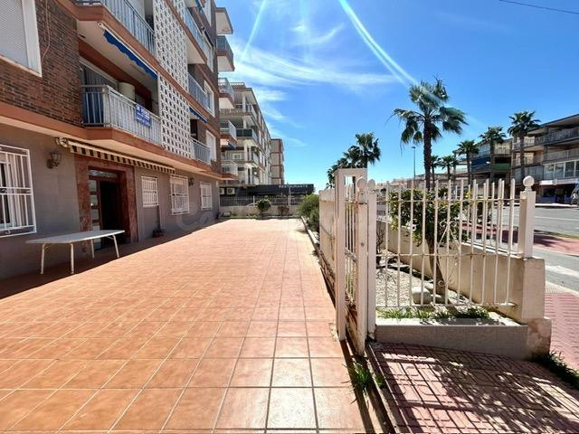 Apartamento planta baja a 50m del mar en Torrevieja